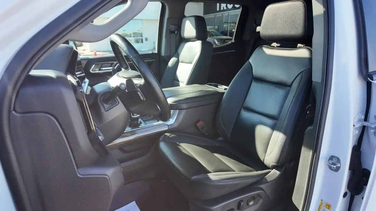 Chevrolet Silverado 1500 - Image 14