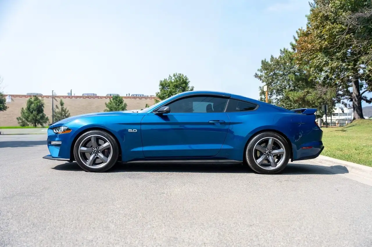 Ford Mustang - Image 6