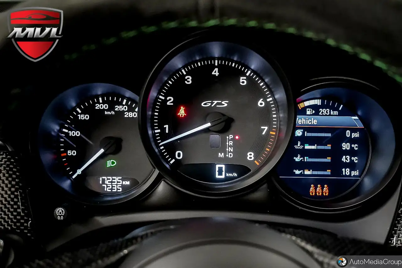 Porsche Macan - Image 29