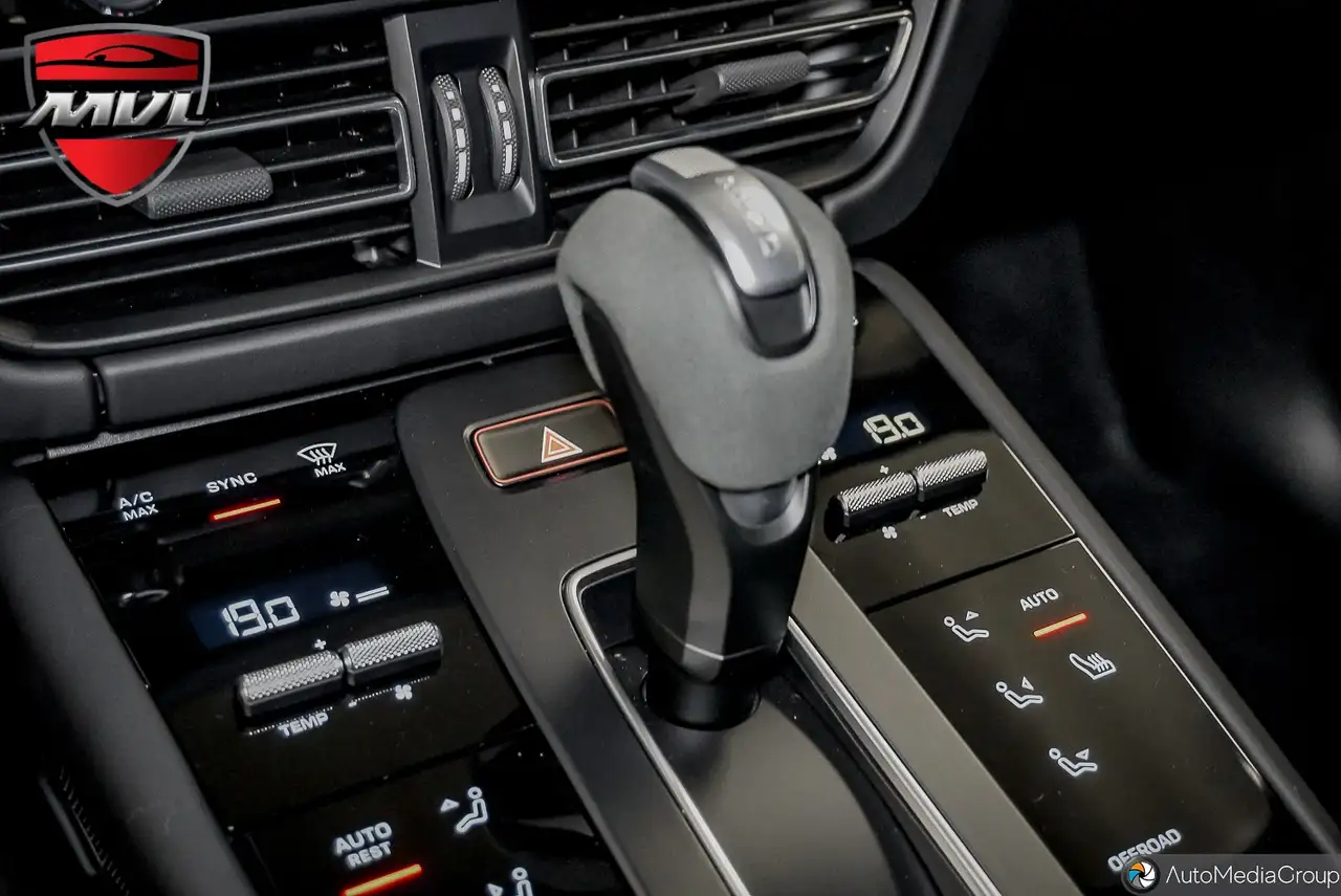 Porsche Macan - Image 39