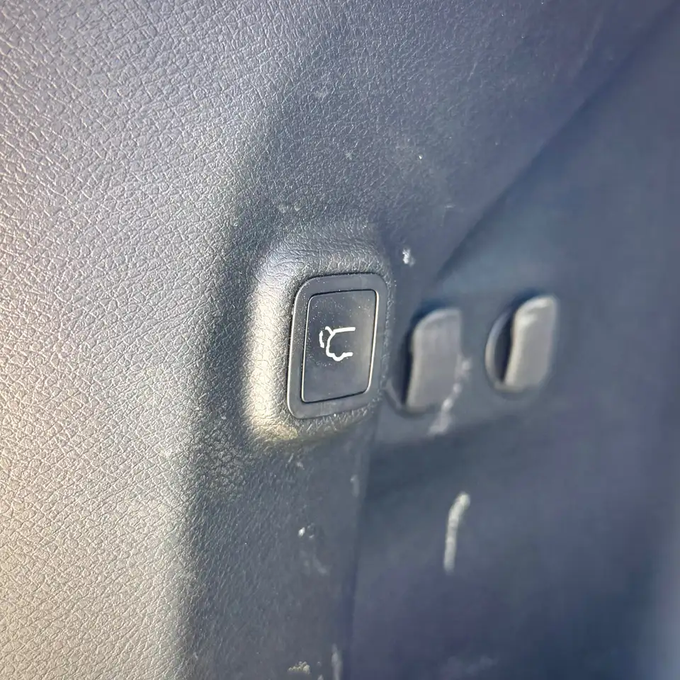 Jeep Cherokee - Image 9