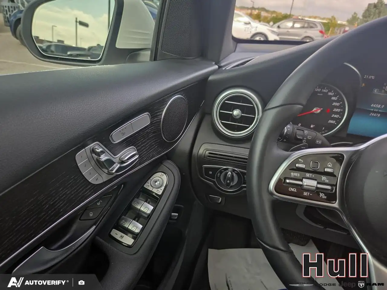 Mercedes-Benz GLC - Image 17