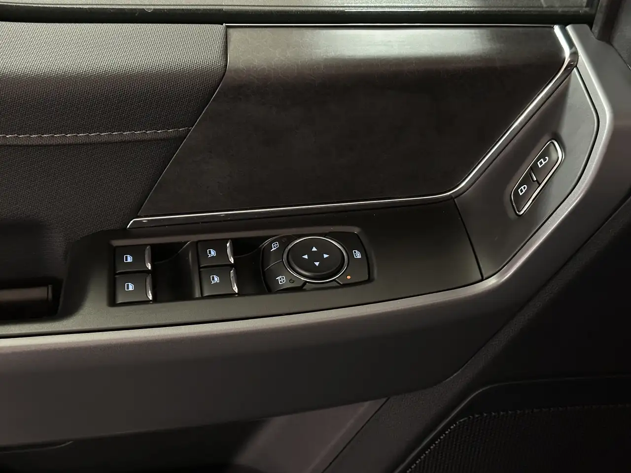 Ford F-150 - Image 18