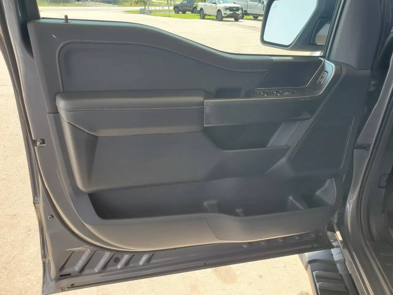 Ford F-150 - Image 29