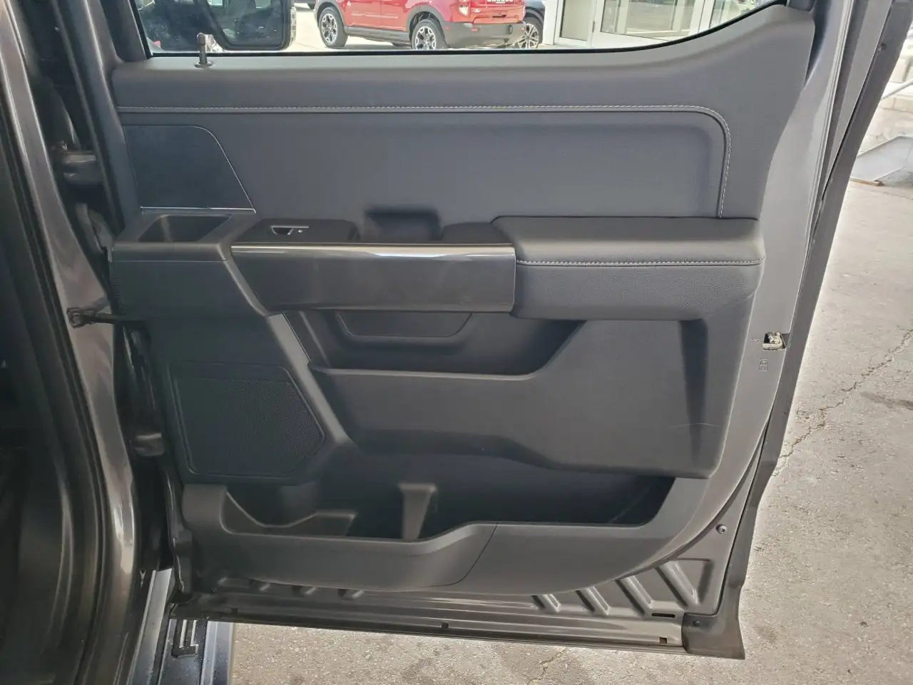 Ford F-150 - Image 27