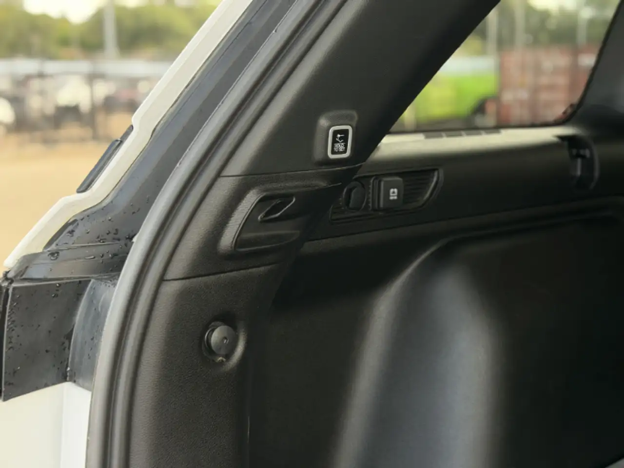 Jeep Grand Cherokee - Image 28