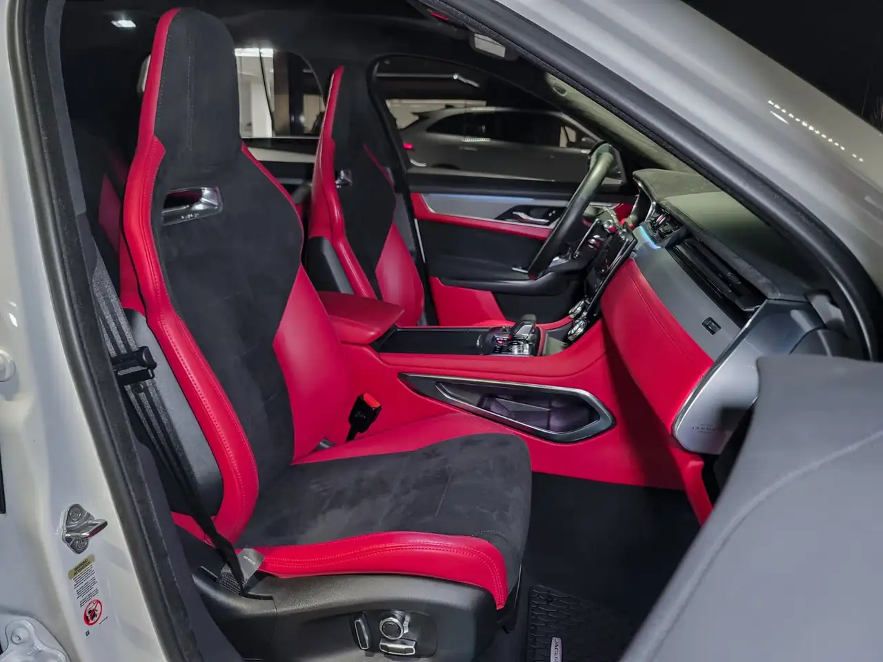 Jaguar F-Pace - Image 19