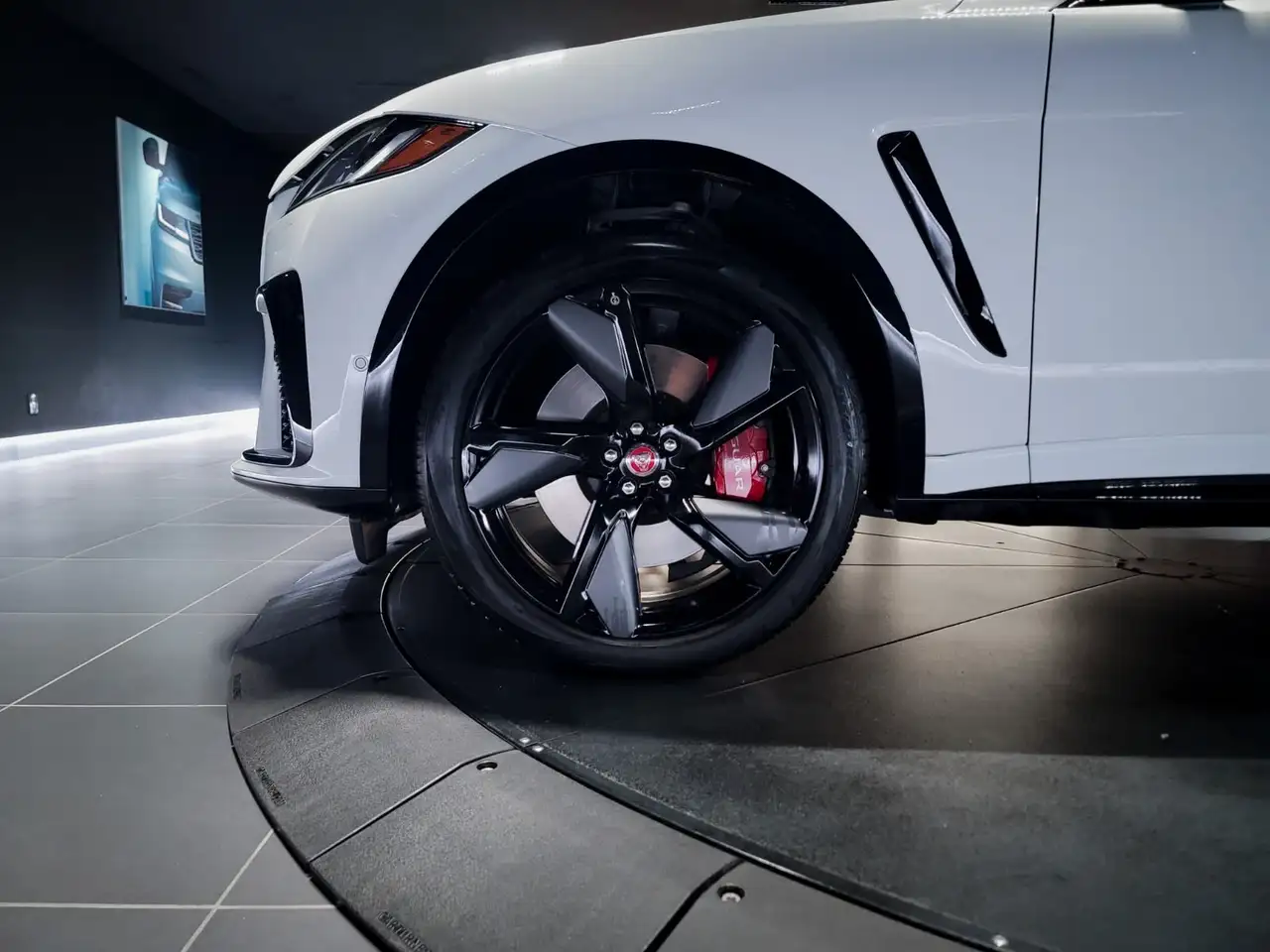 Jaguar F-Pace - Image 9