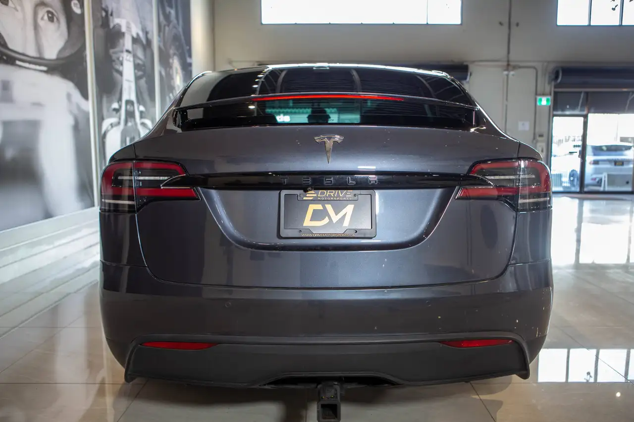 Tesla Model X - Image 4
