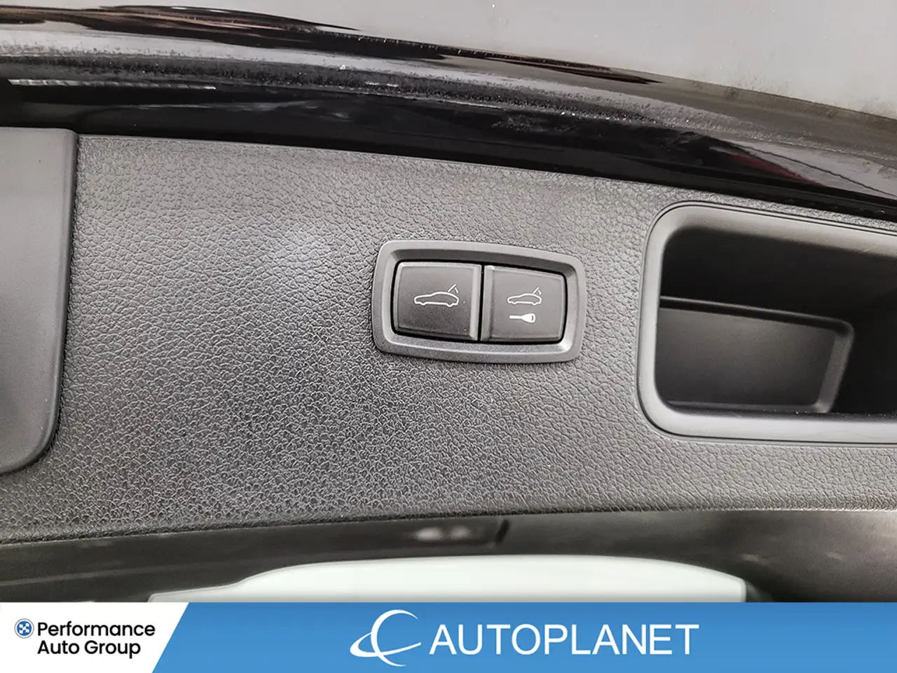 Porsche Macan - Image 17