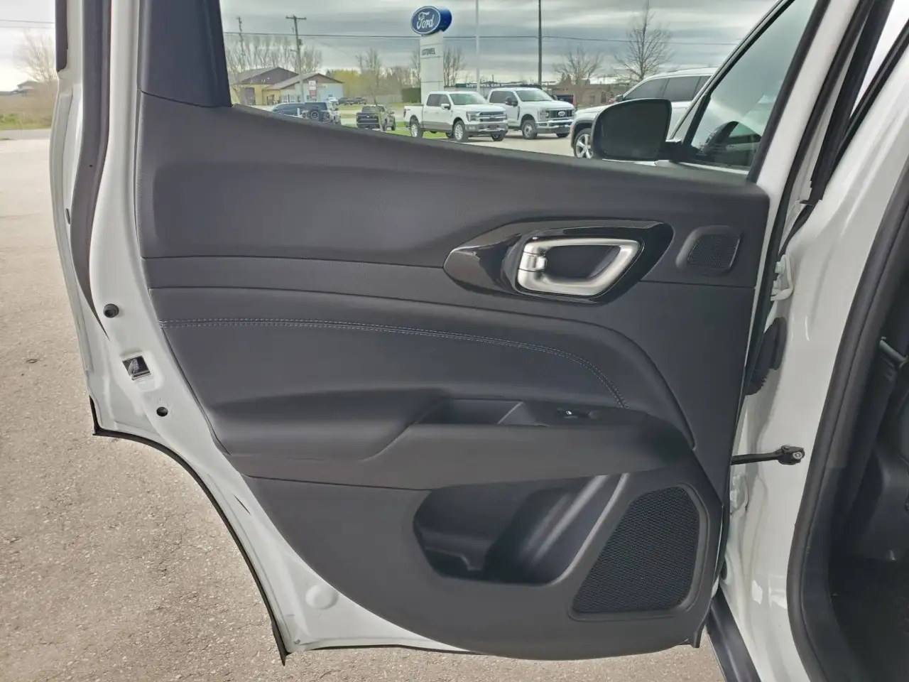 Jeep Compass - Image 30