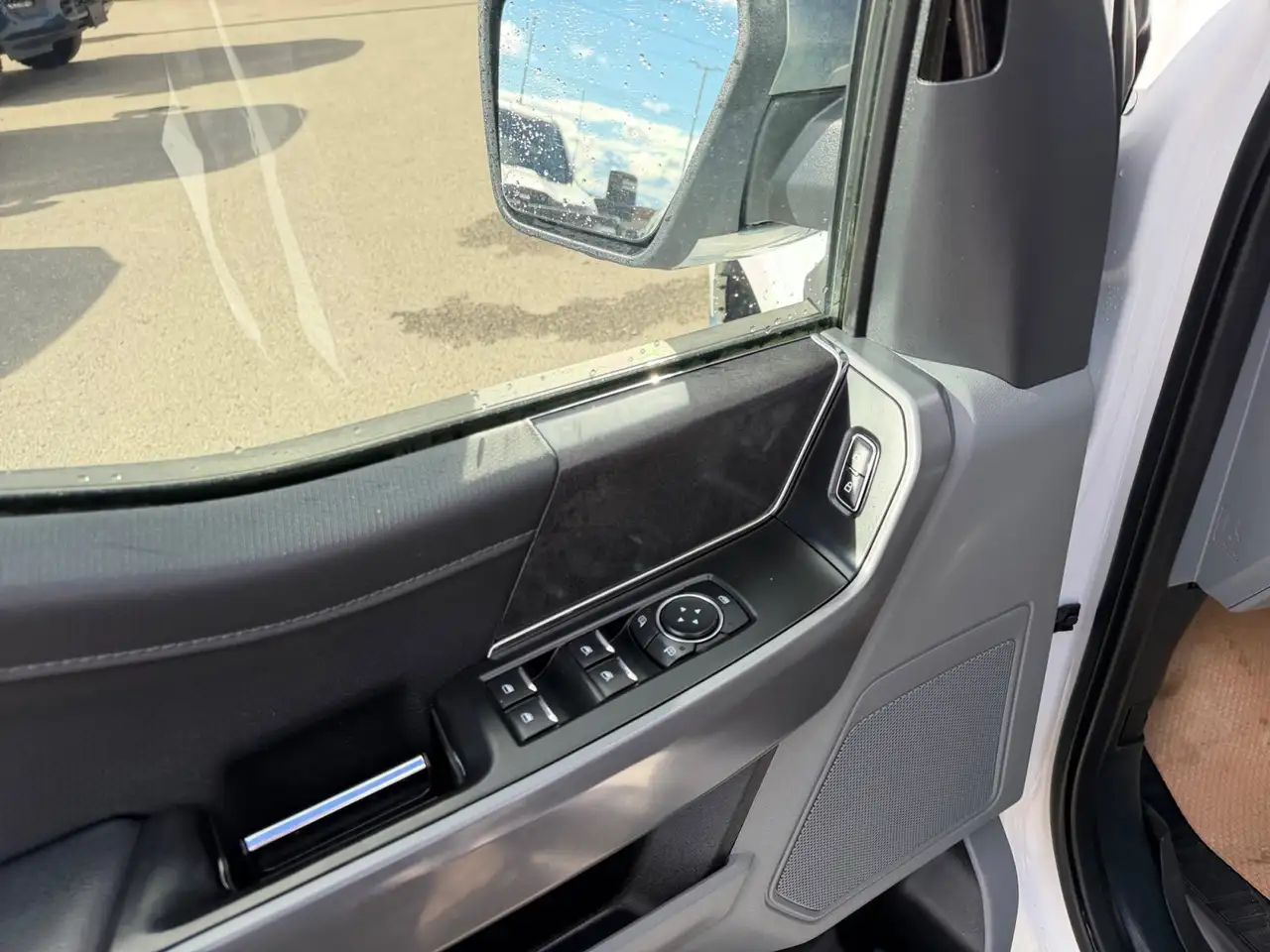 Ford F-150 - Image 10