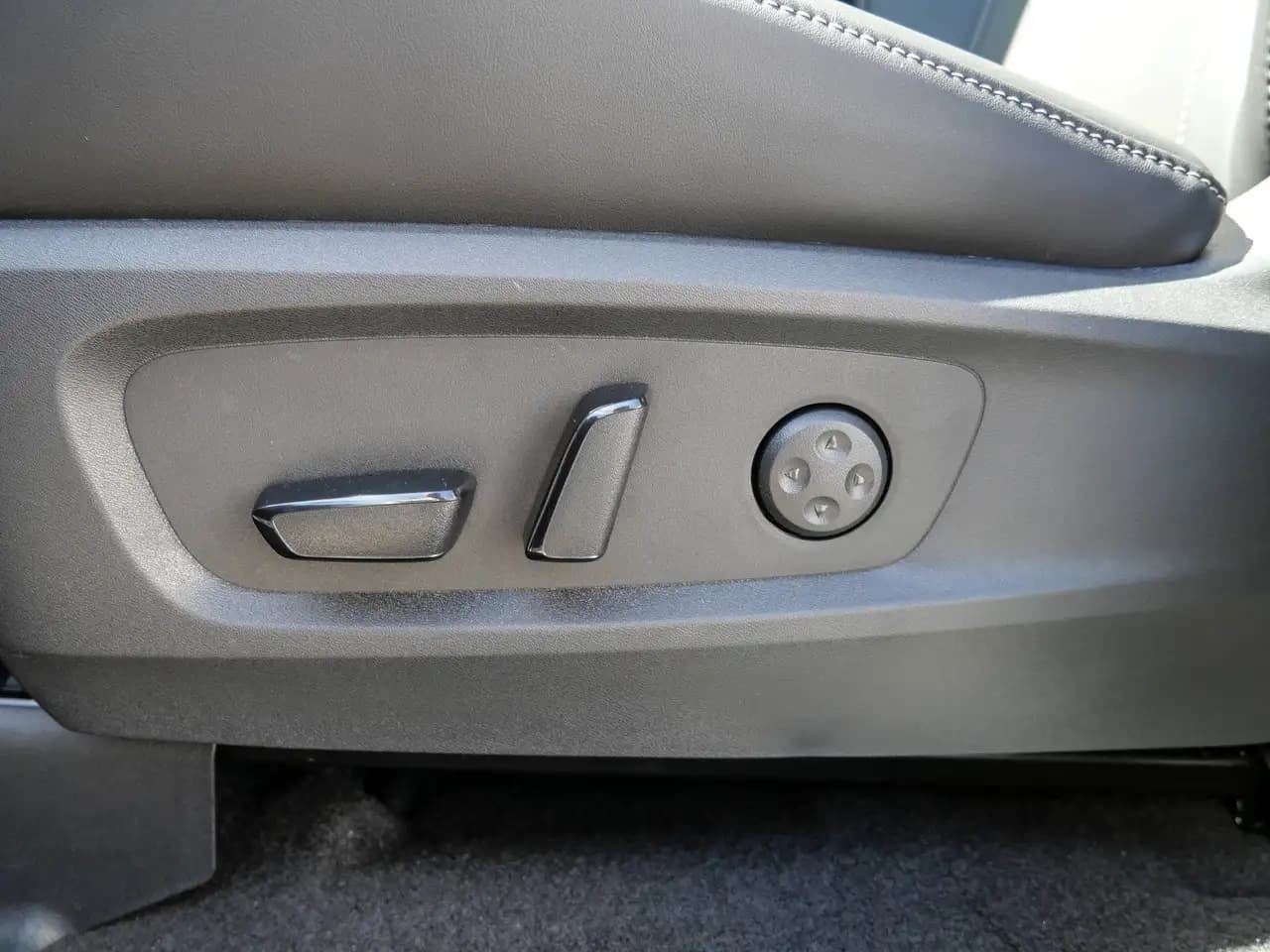 Infiniti QX65 - Image 16