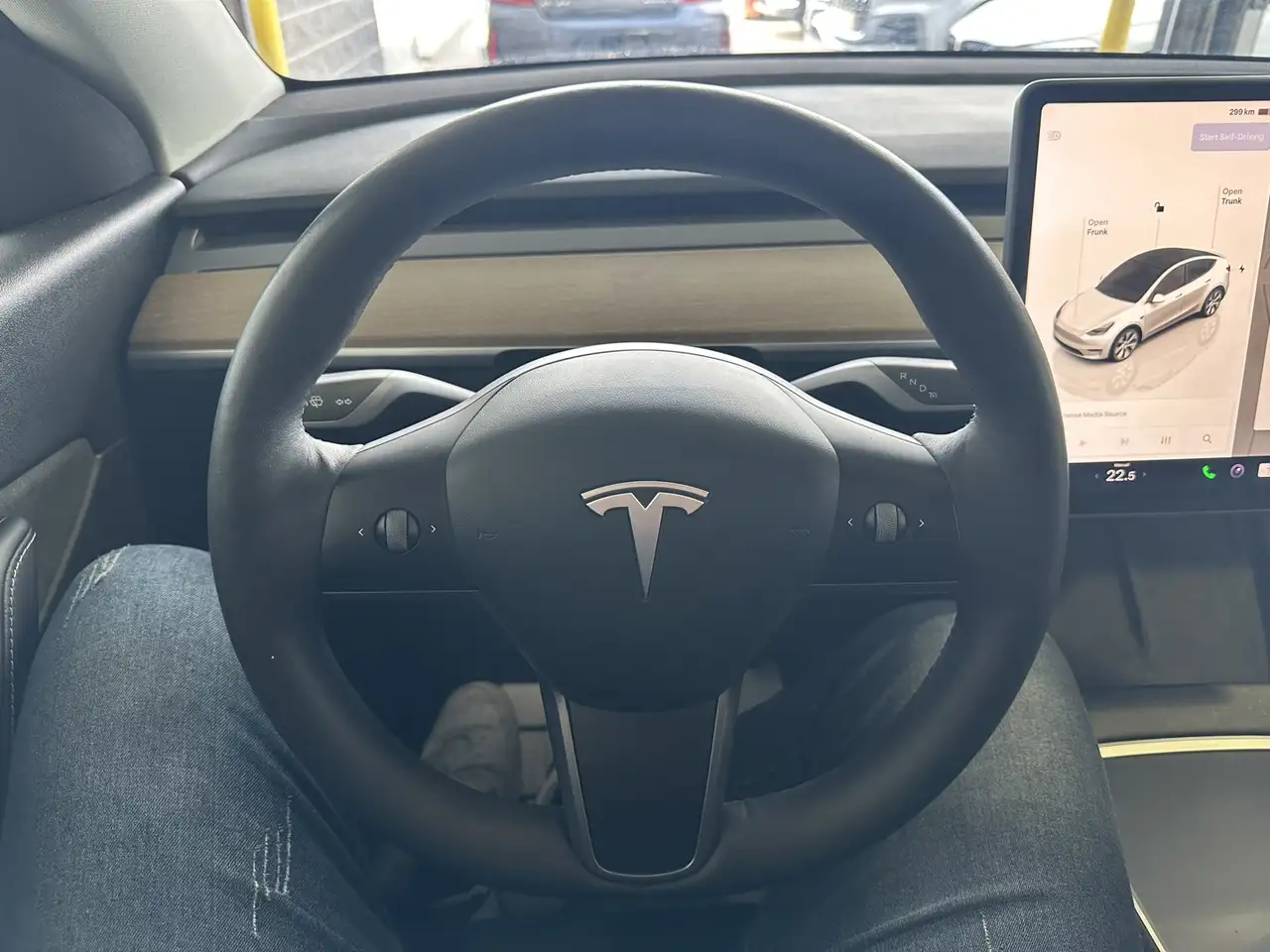 Tesla Model Y - Image 18