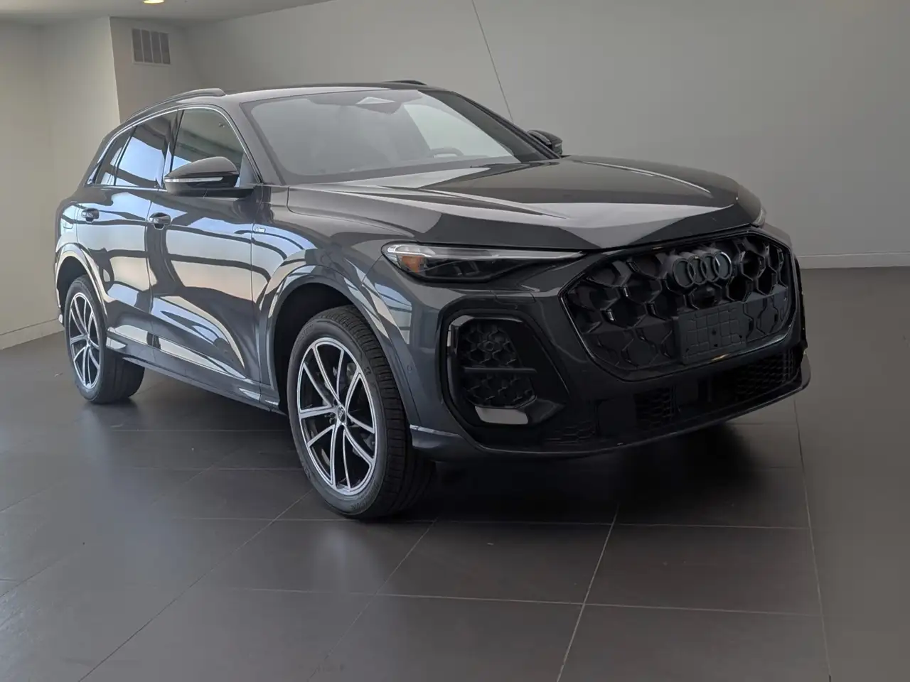 Audi Q5 - Image 1