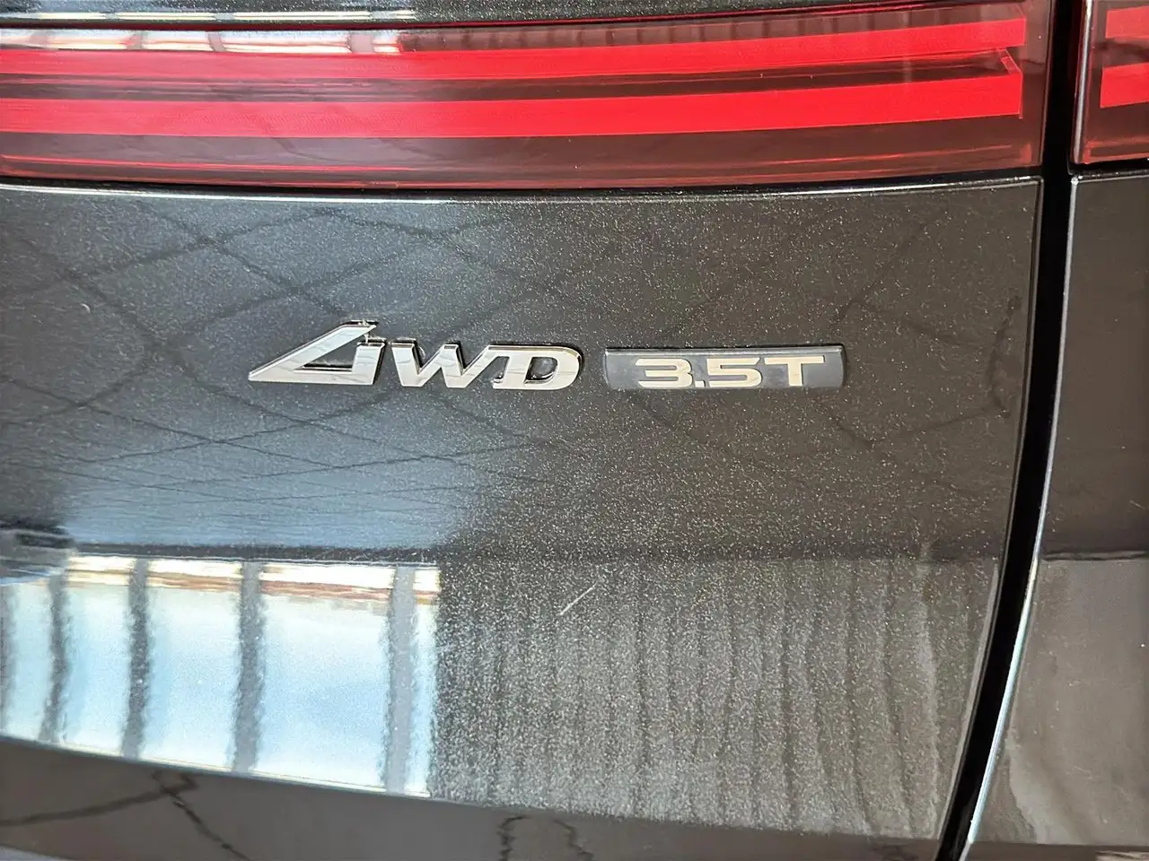 Genesis GV70 - Image 13