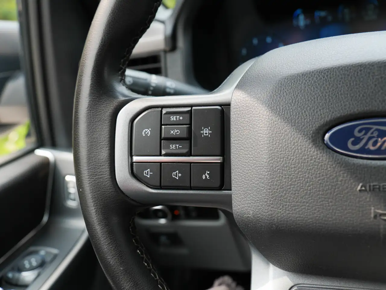 Ford F-150 - Image 27