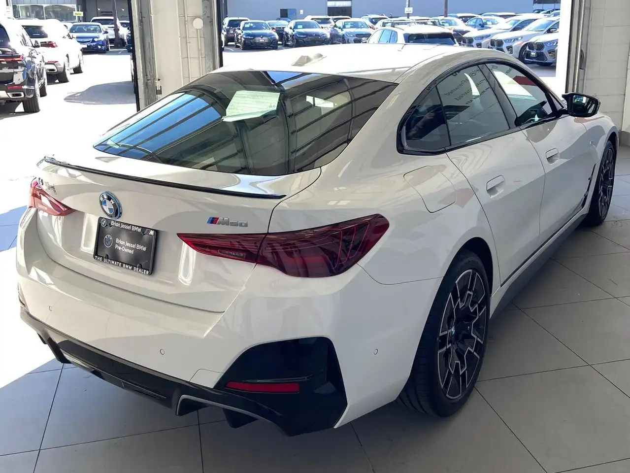 BMW i4 - Image 4