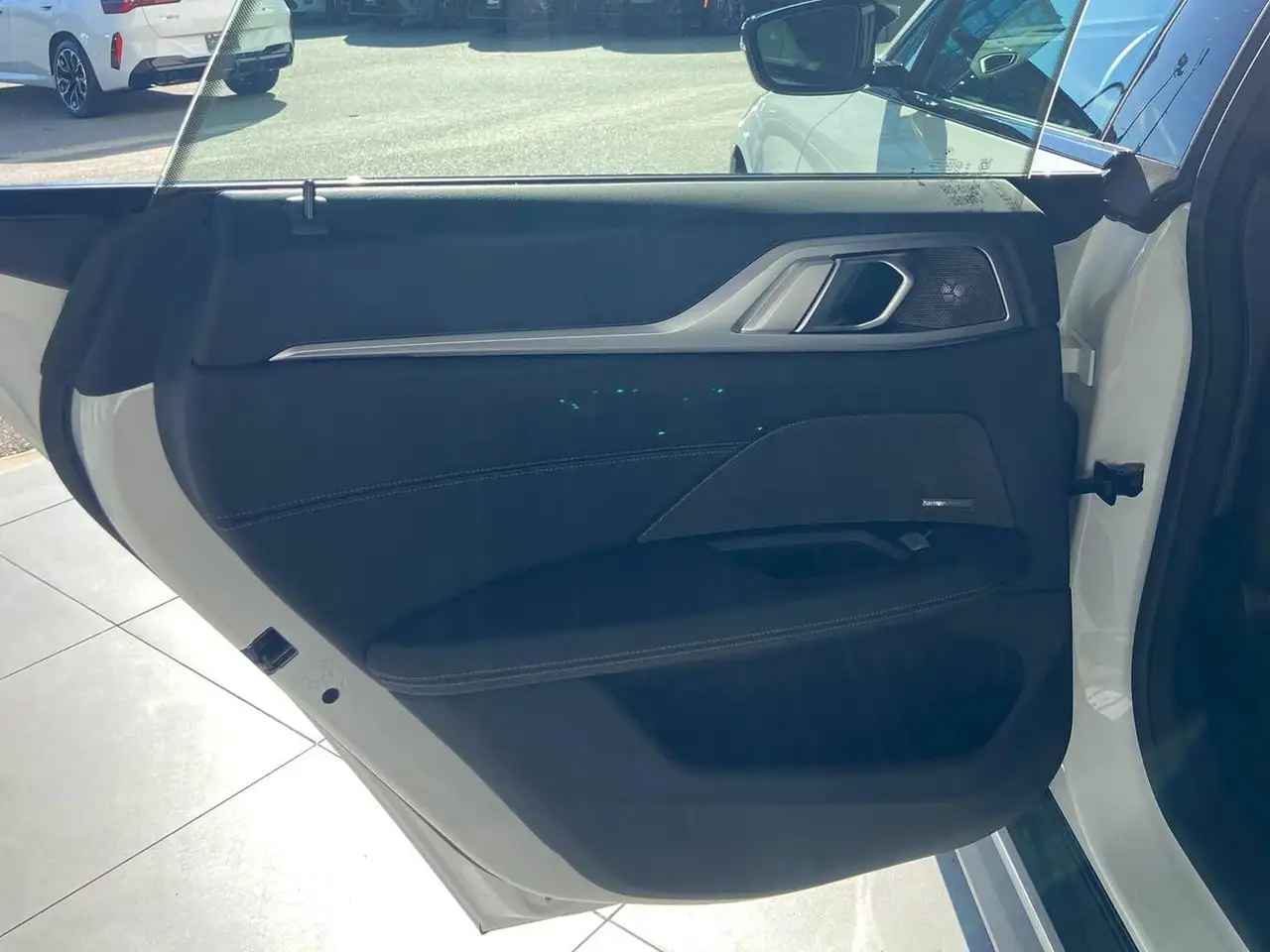 BMW i4 - Image 15