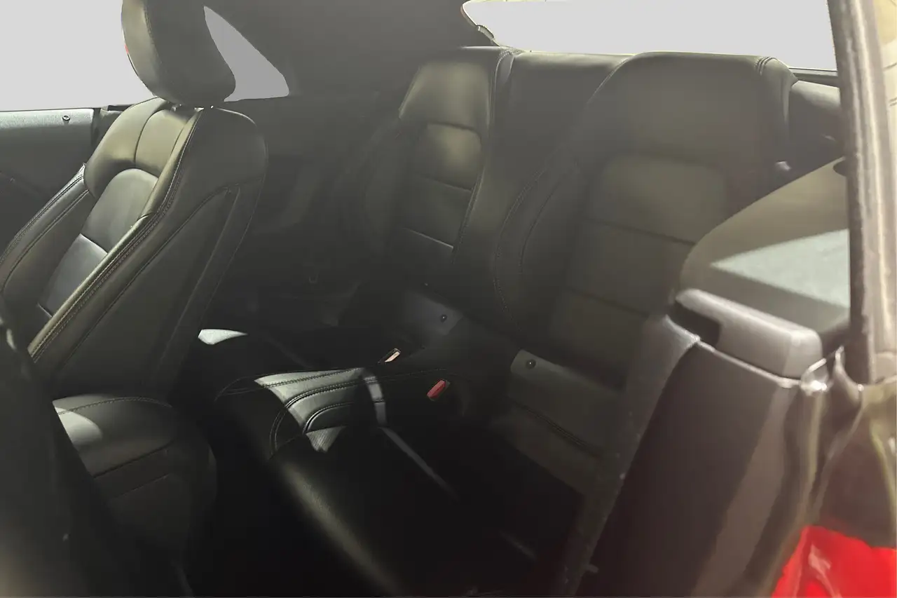 Ford Mustang - Image 12