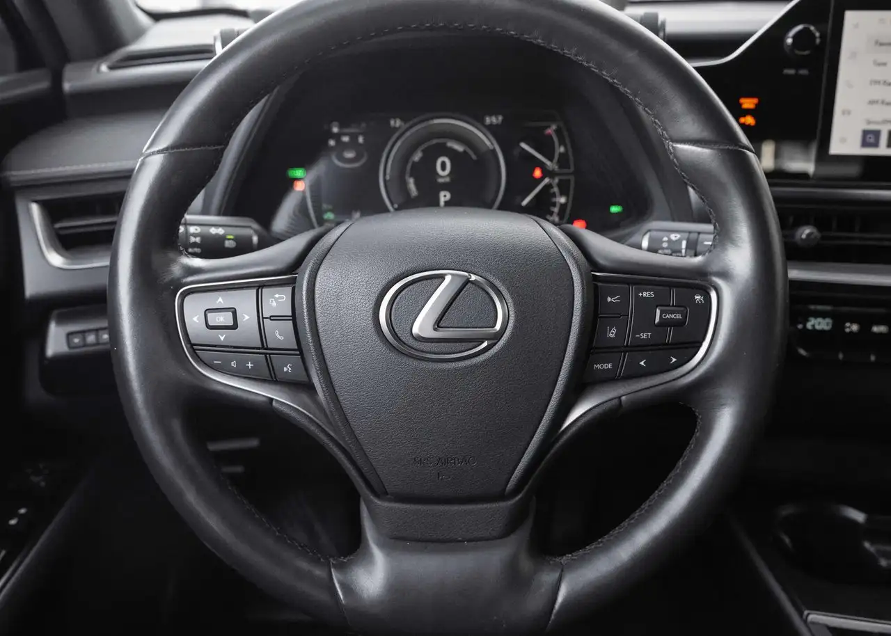 Lexus UX 250h - Image 13