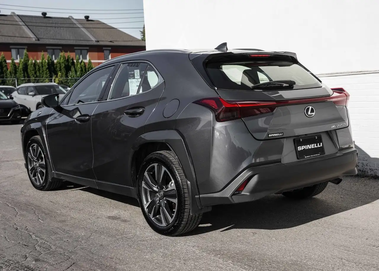 Lexus UX 250h - Image 4