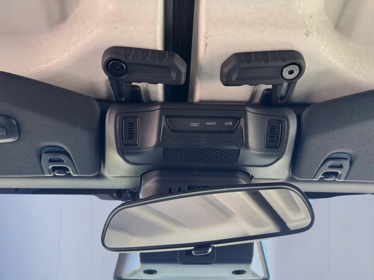 Jeep Wrangler - Image 31