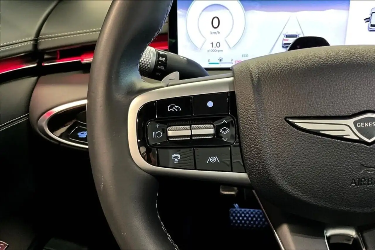Genesis GV70 - Image 13