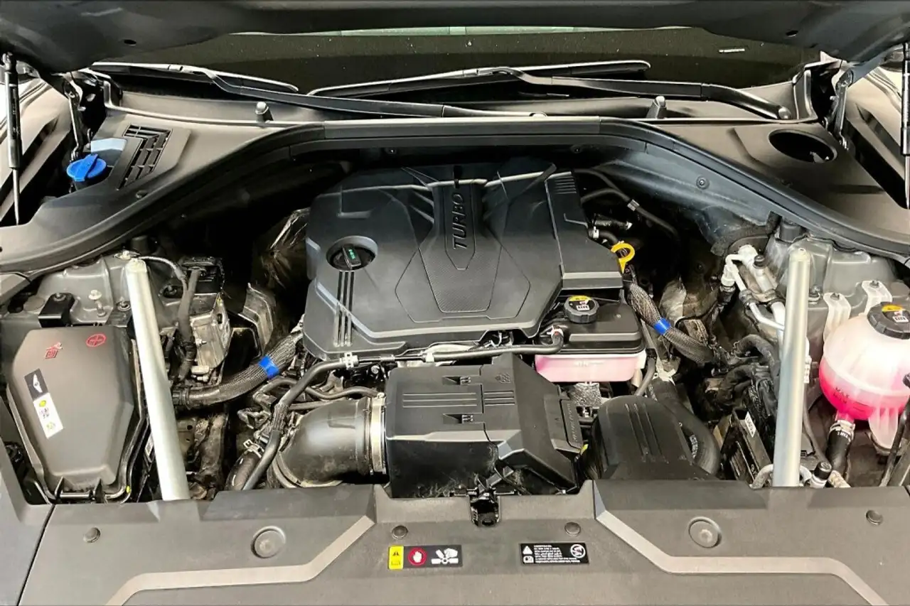 Genesis GV70 - Image 32