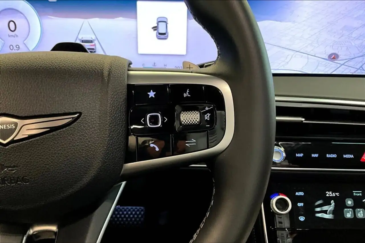 Genesis GV70 - Image 14