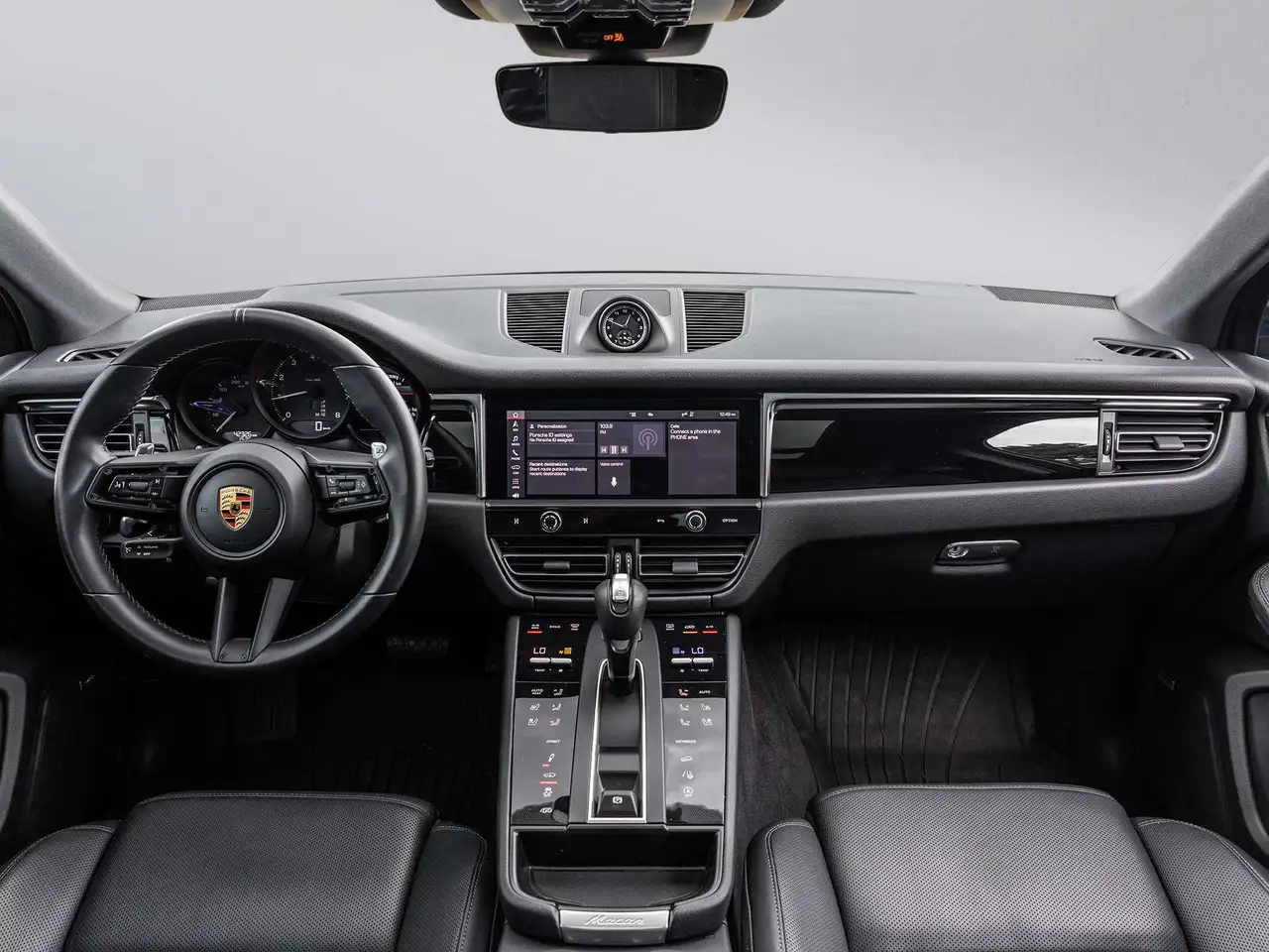 Porsche Macan - Image 26