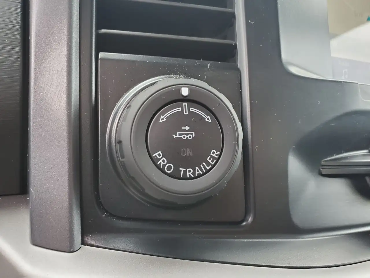 Ford F-150 - Image 19
