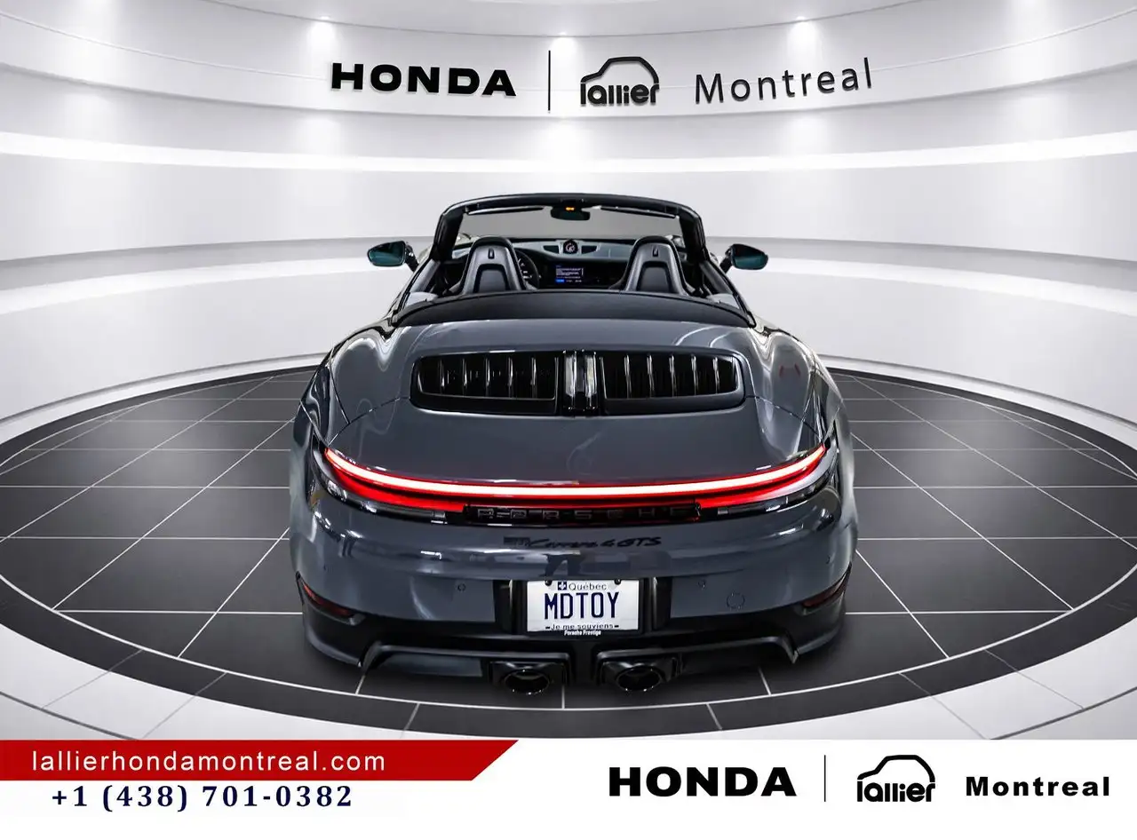 Porsche 911 - Image 17