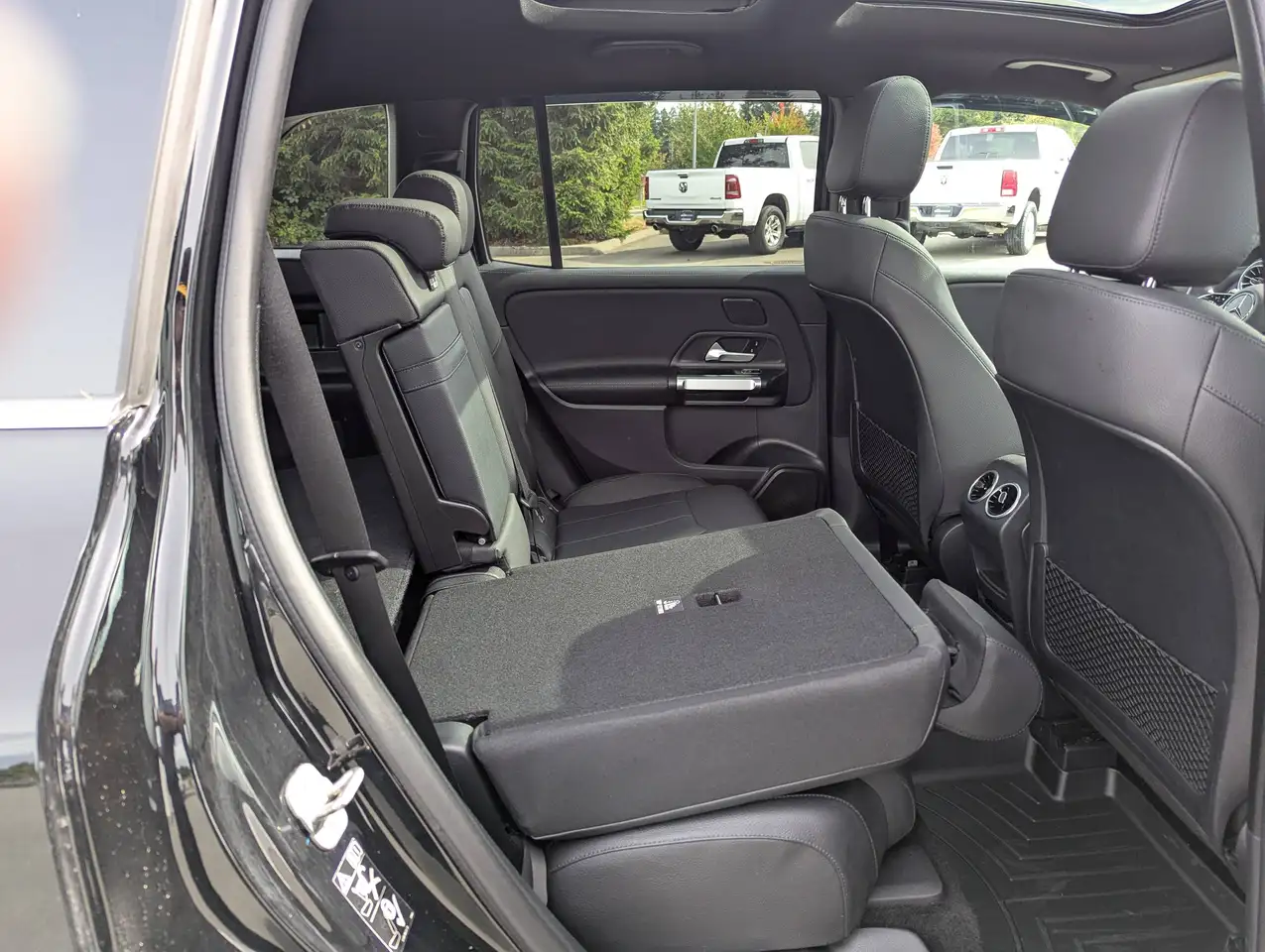 Mercedes-Benz GLB - Image 13
