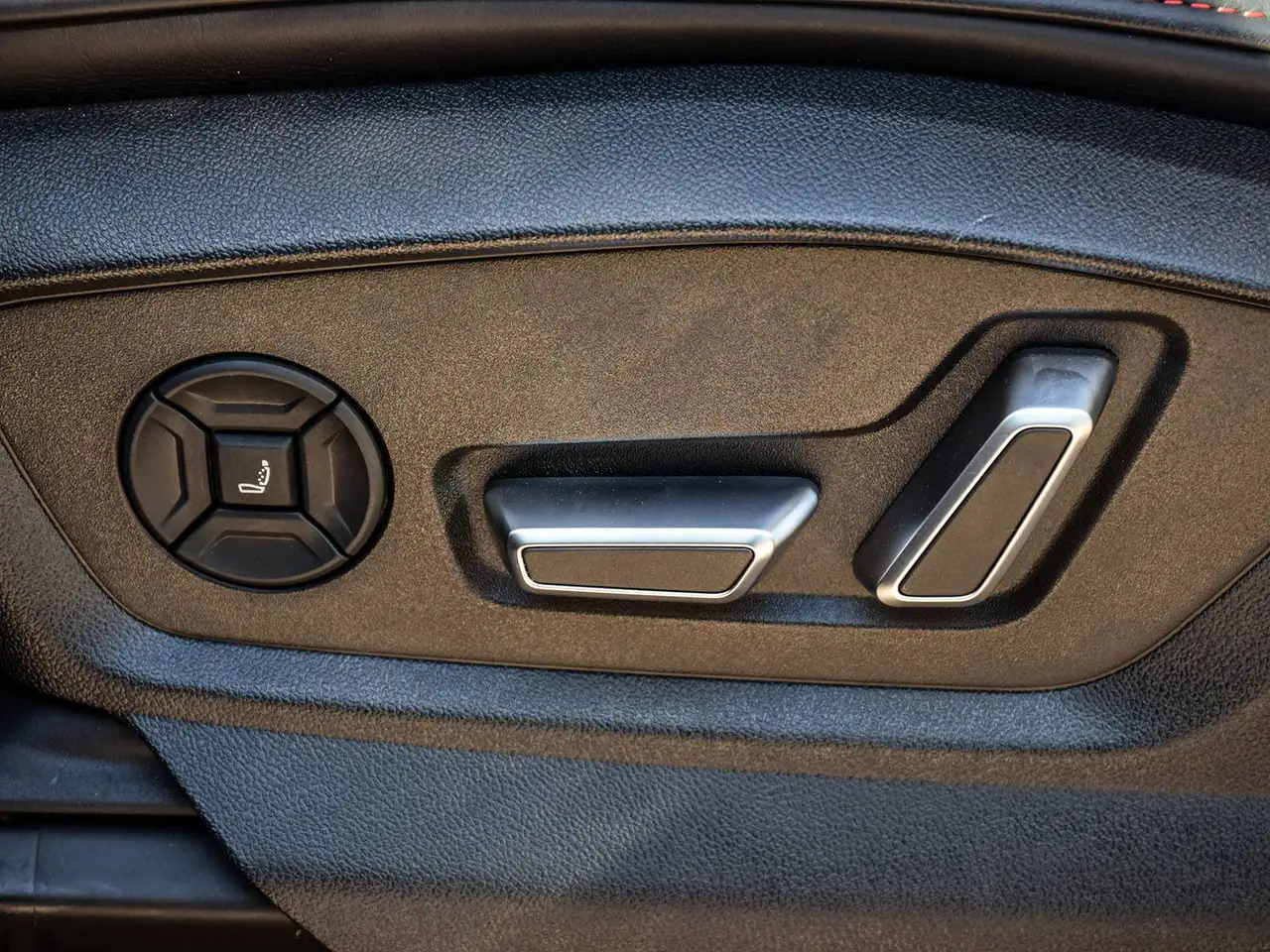 Audi RS Q8 - Image 11