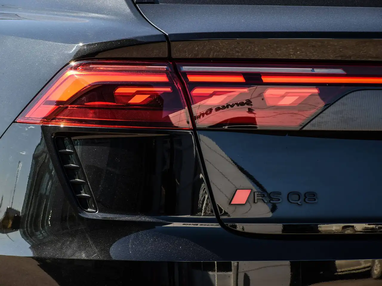 Audi RS Q8 - Image 8