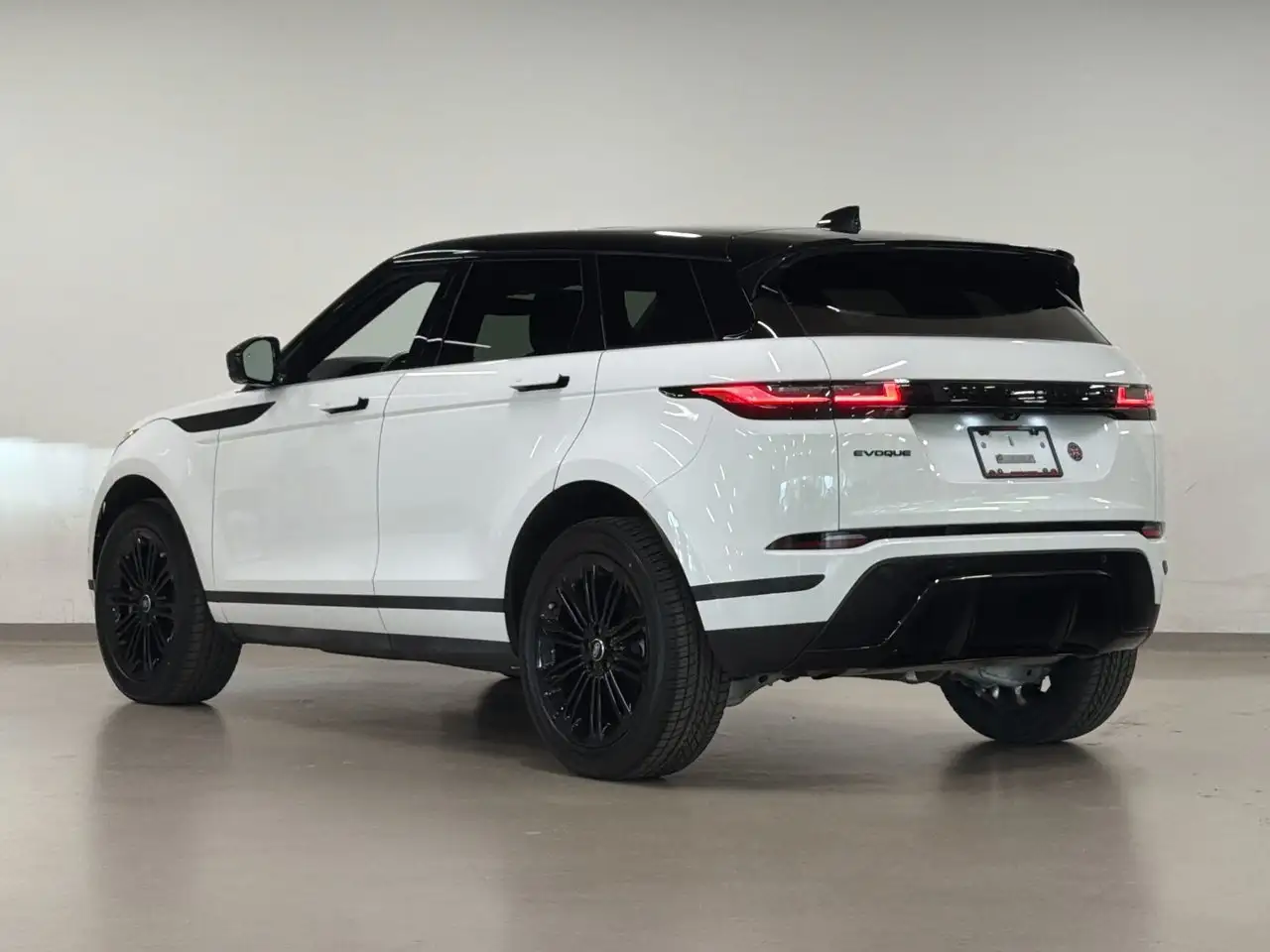 Land Rover Range Rover Evoque - Image 18
