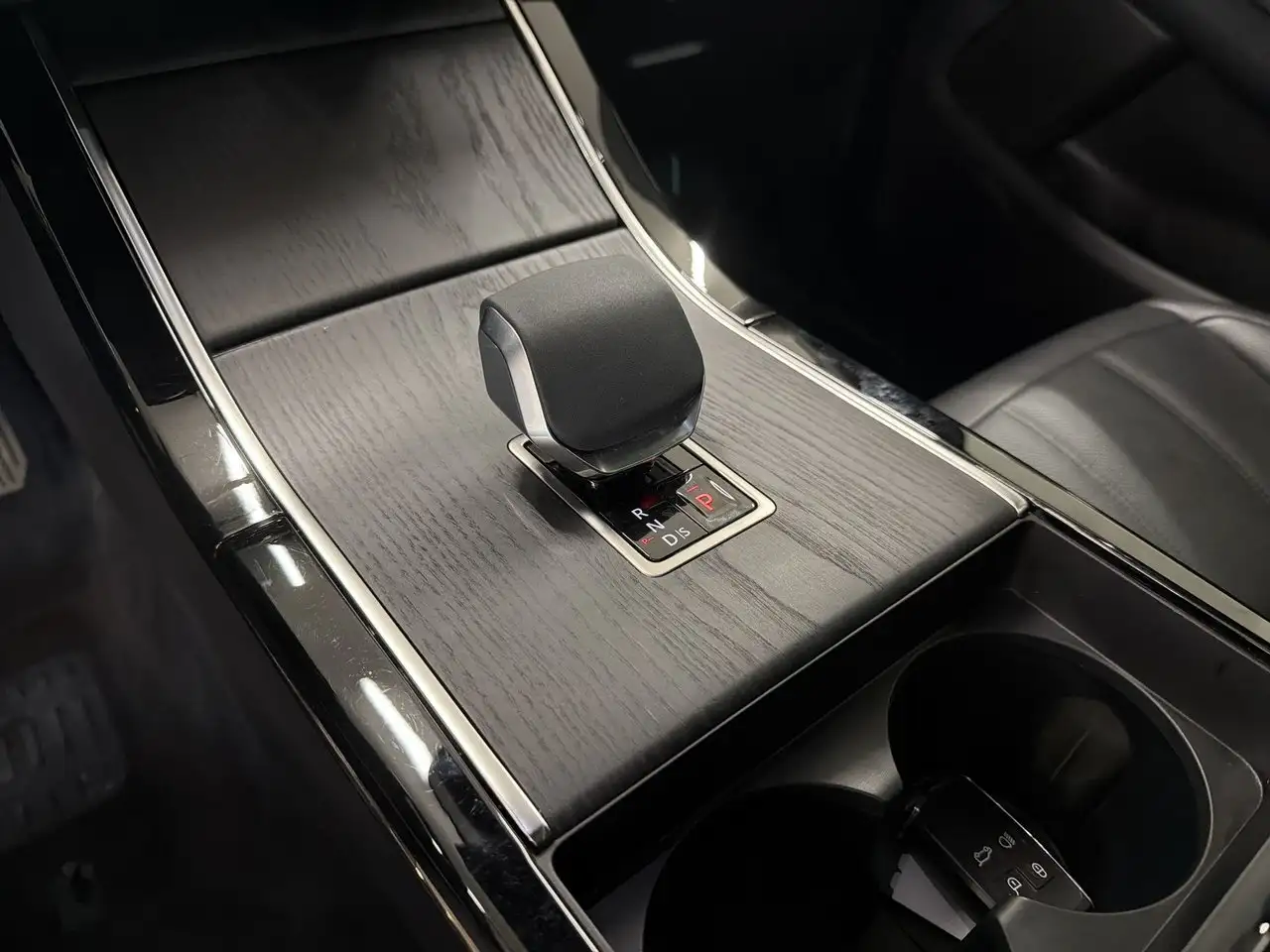 Land Rover Range Rover Evoque - Image 25