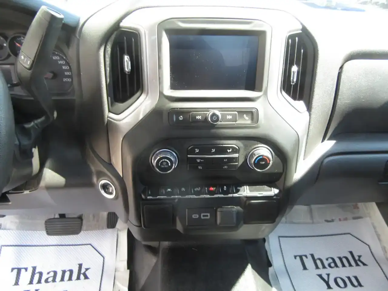 Chevrolet Silverado 1500 - Image 3
