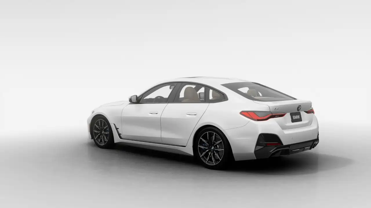 BMW i4 - Image 2