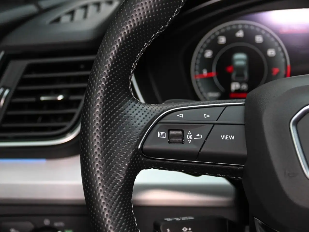 Audi Q5 - Image 14