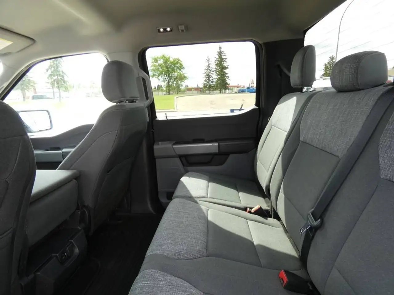 Ford F-150 - Image 21