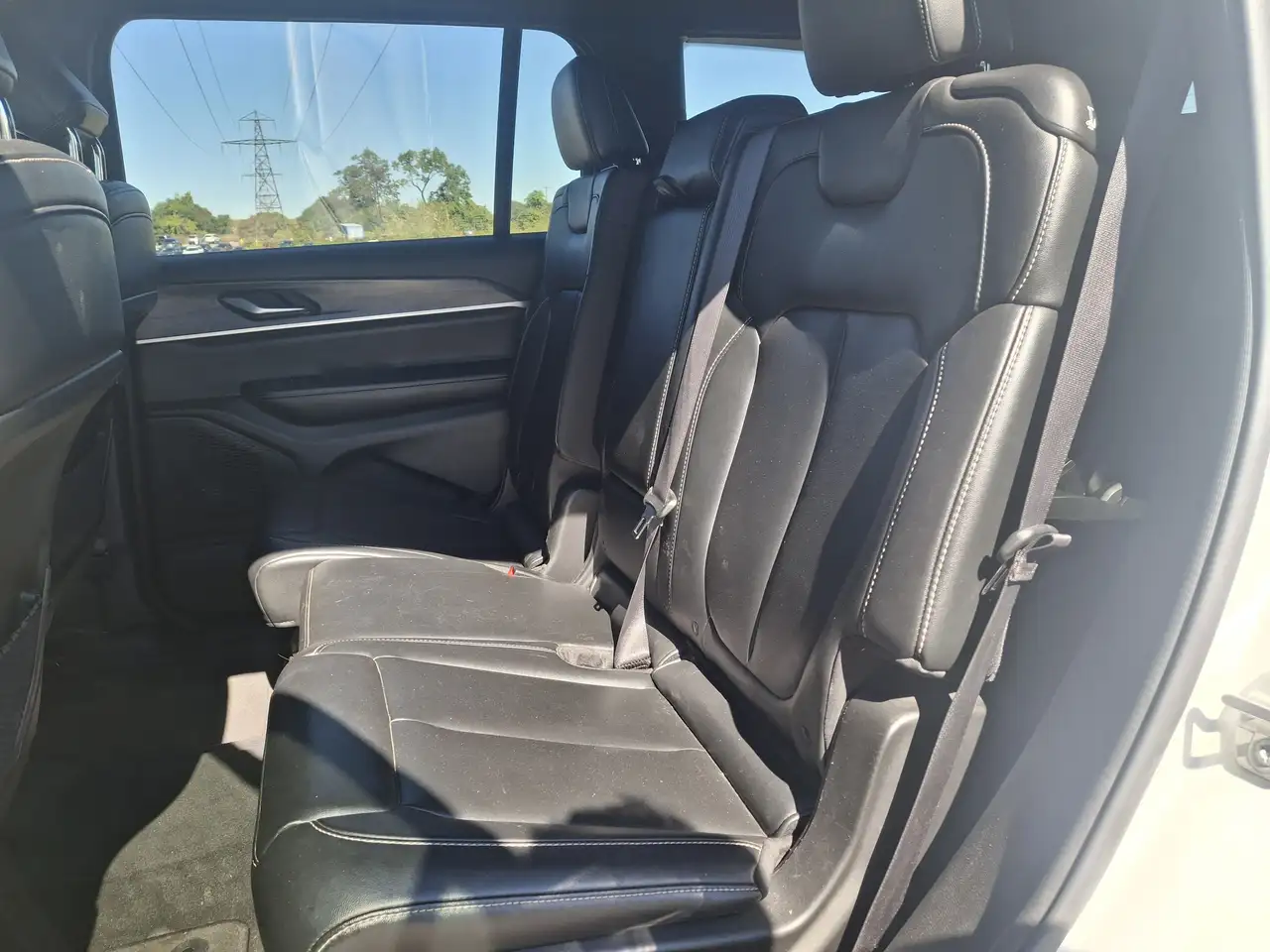Jeep Grand Cherokee - Image 15