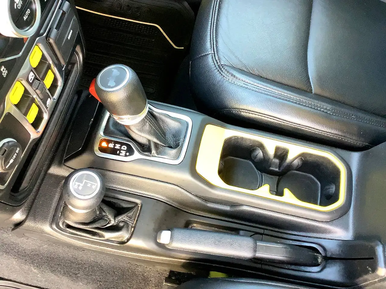 Jeep Wrangler - Image 16