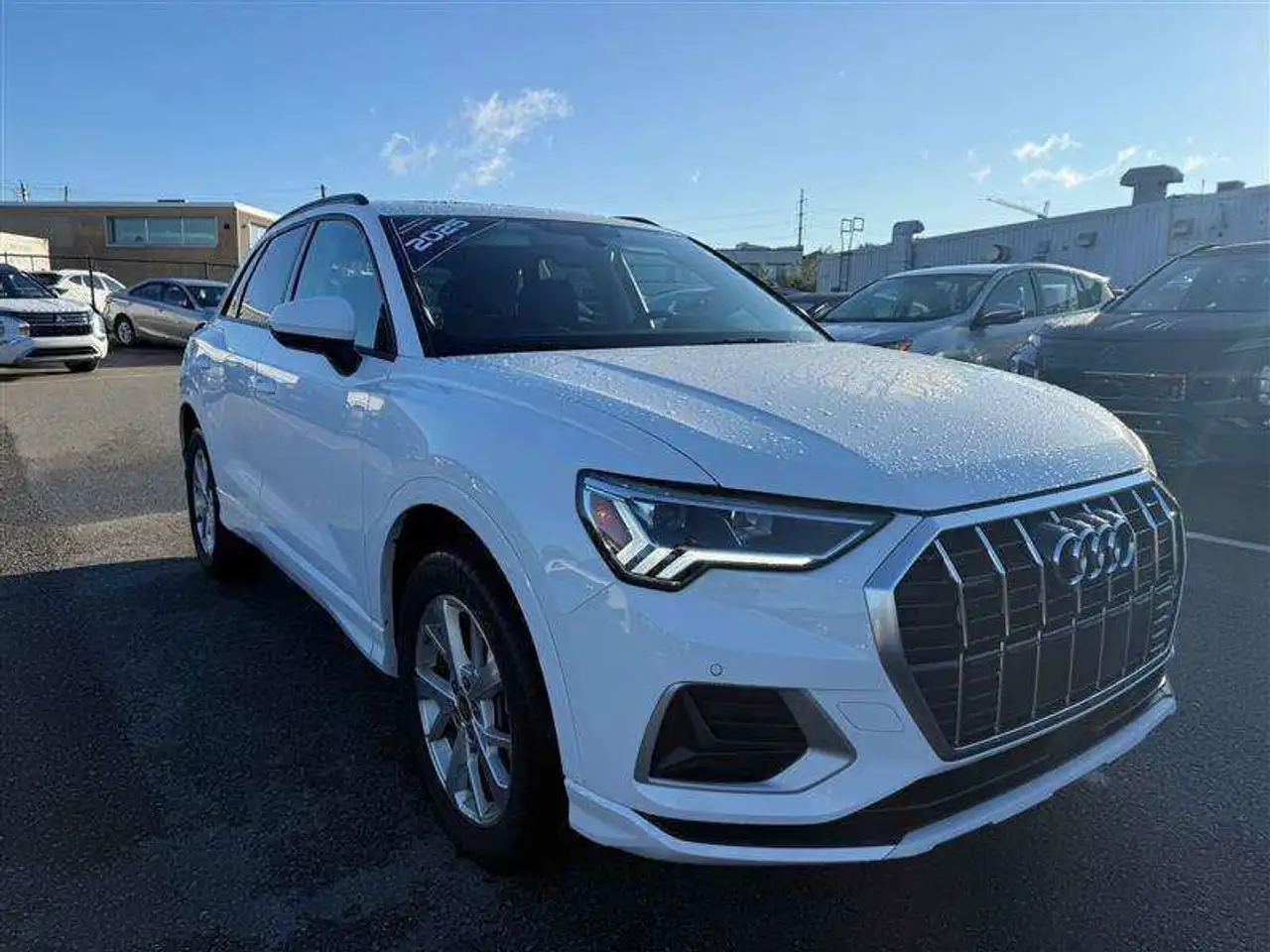 Audi Q3 - Image 2