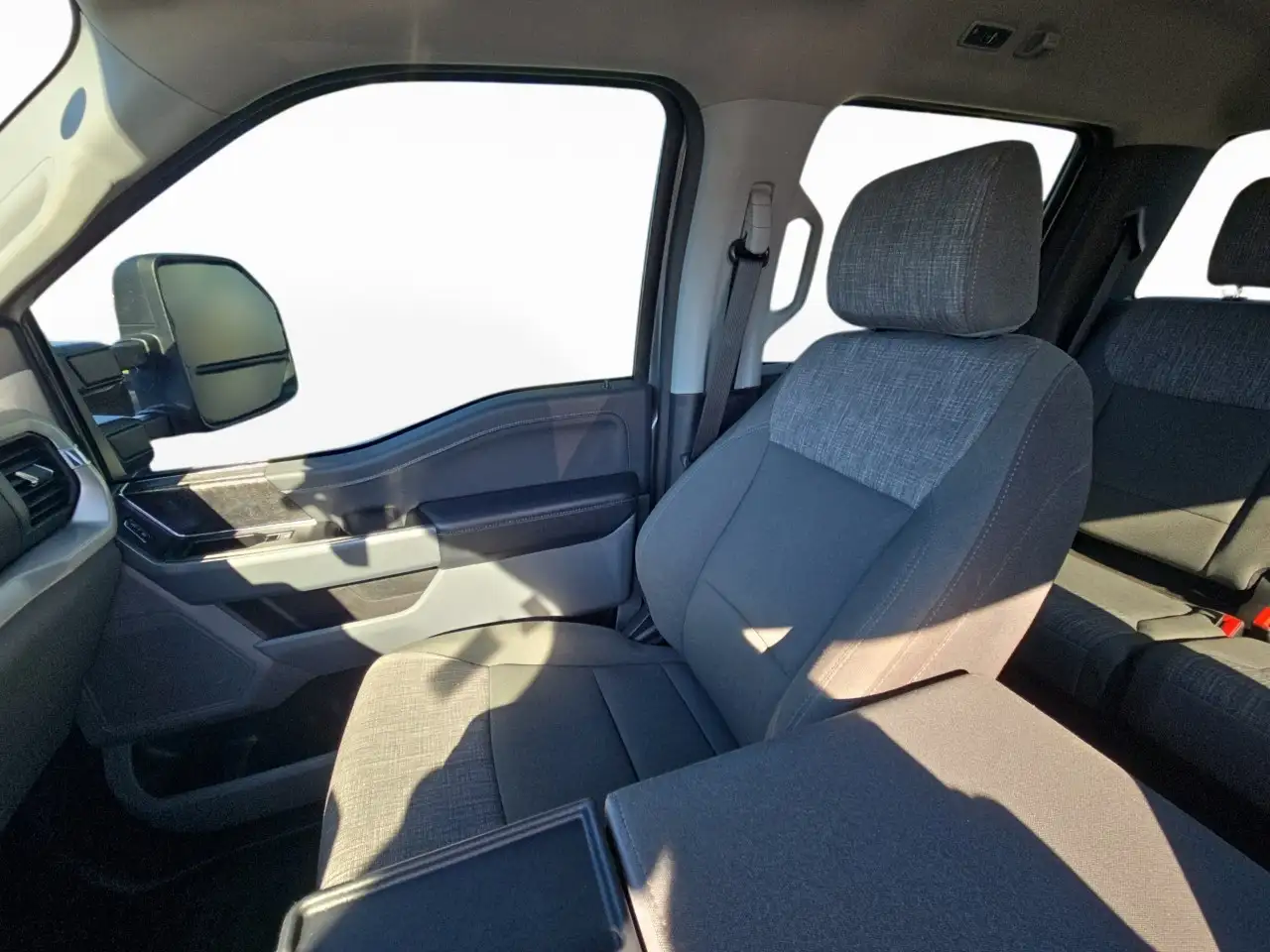 Ford F-150 - Image 25