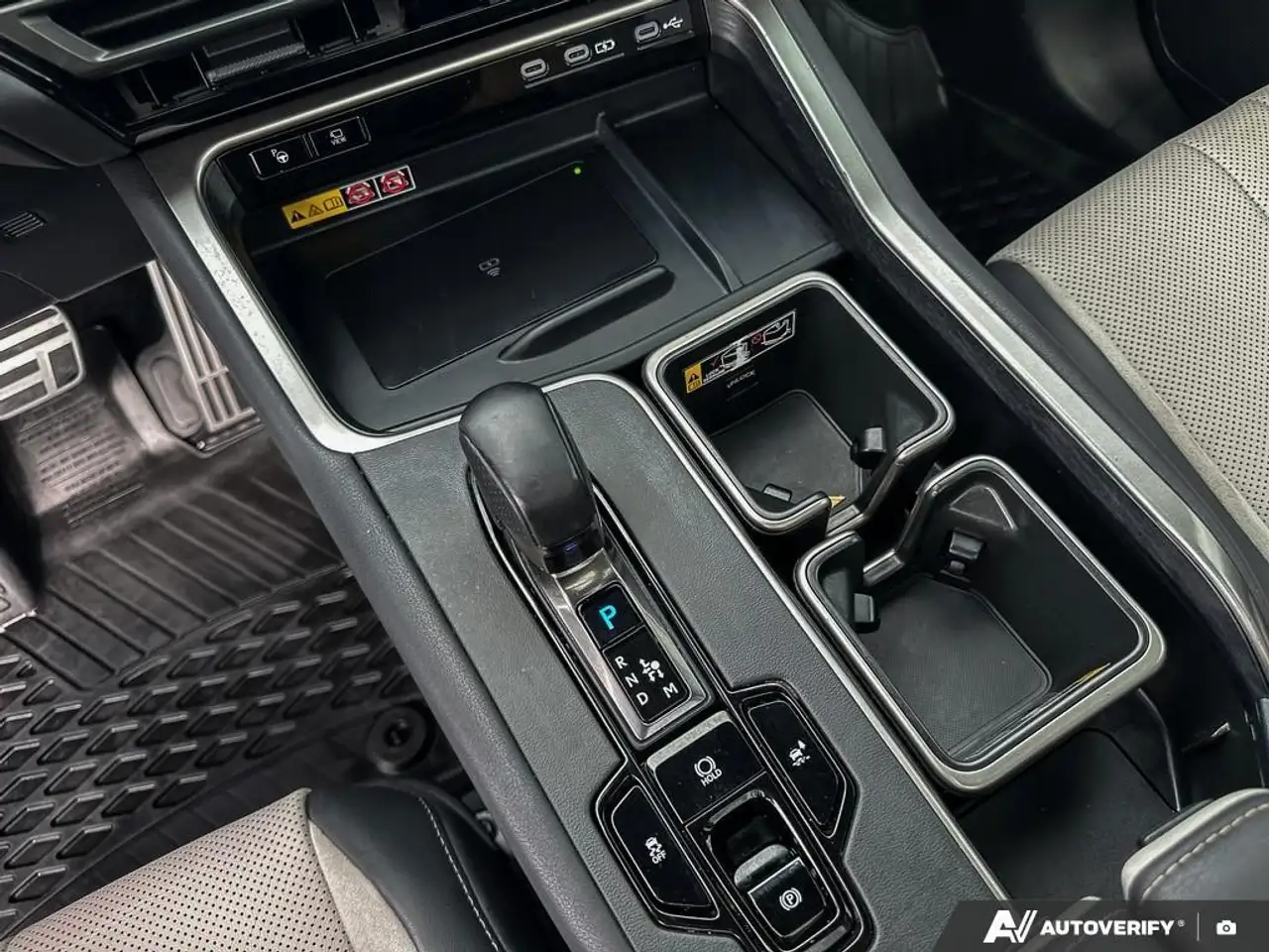 Lexus TX - Image 18