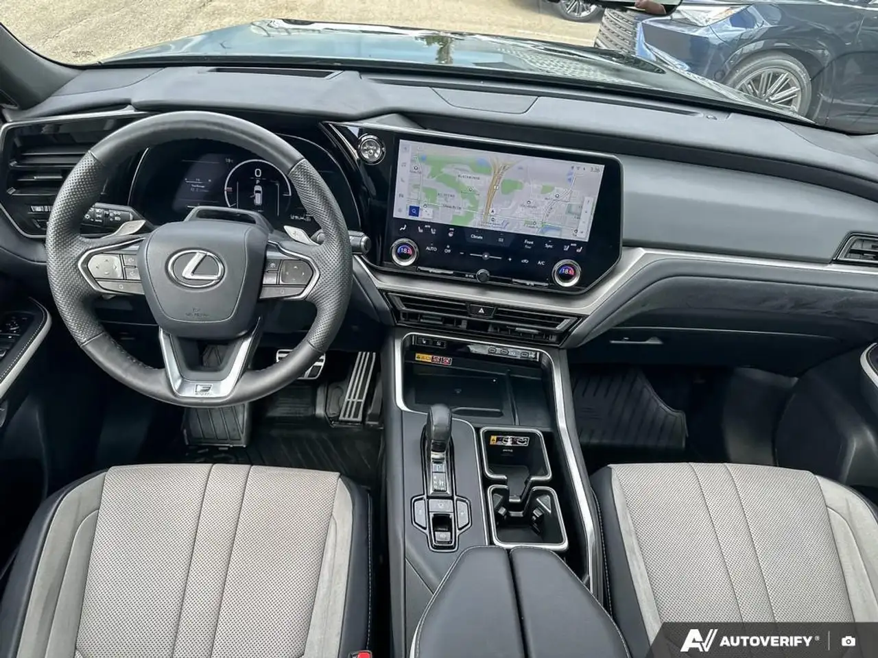 Lexus TX - Image 24