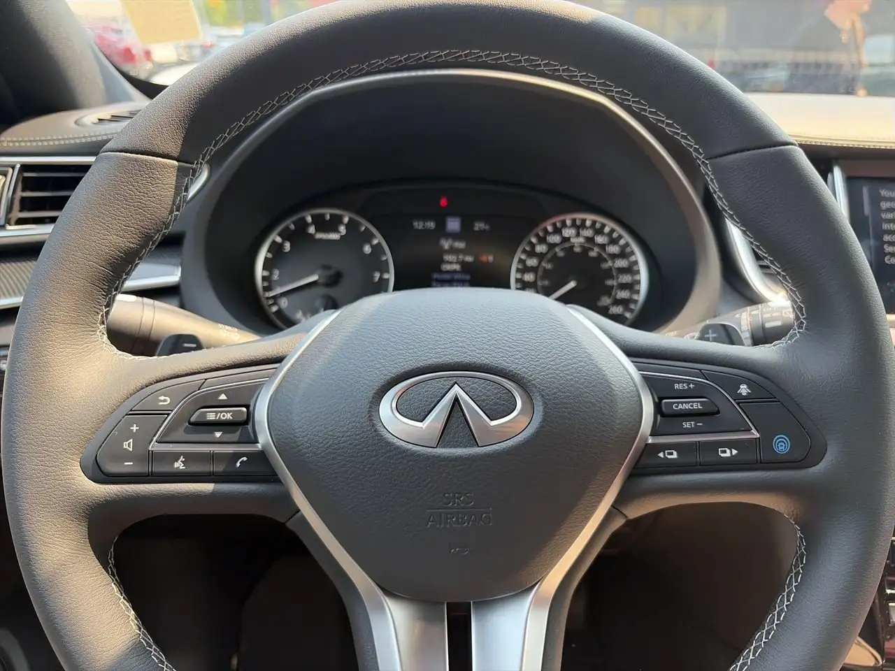 Infiniti QX50 - Image 22