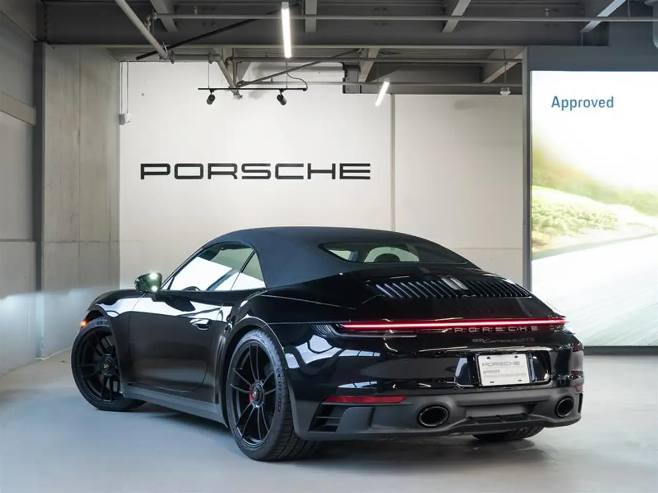 Porsche 911 - Image 9